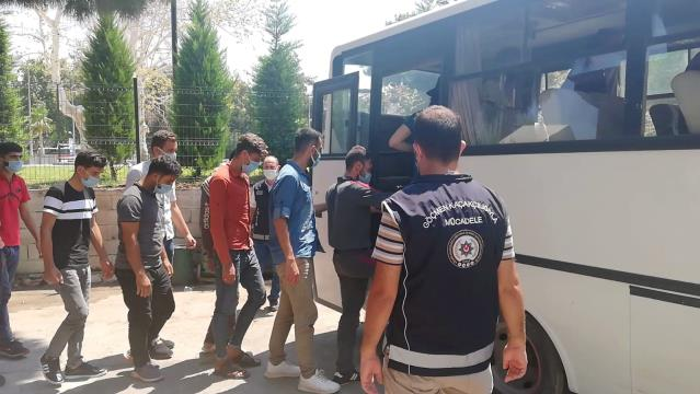 Yaşadışı yollardan yurda giren 28 kişi yakalandı